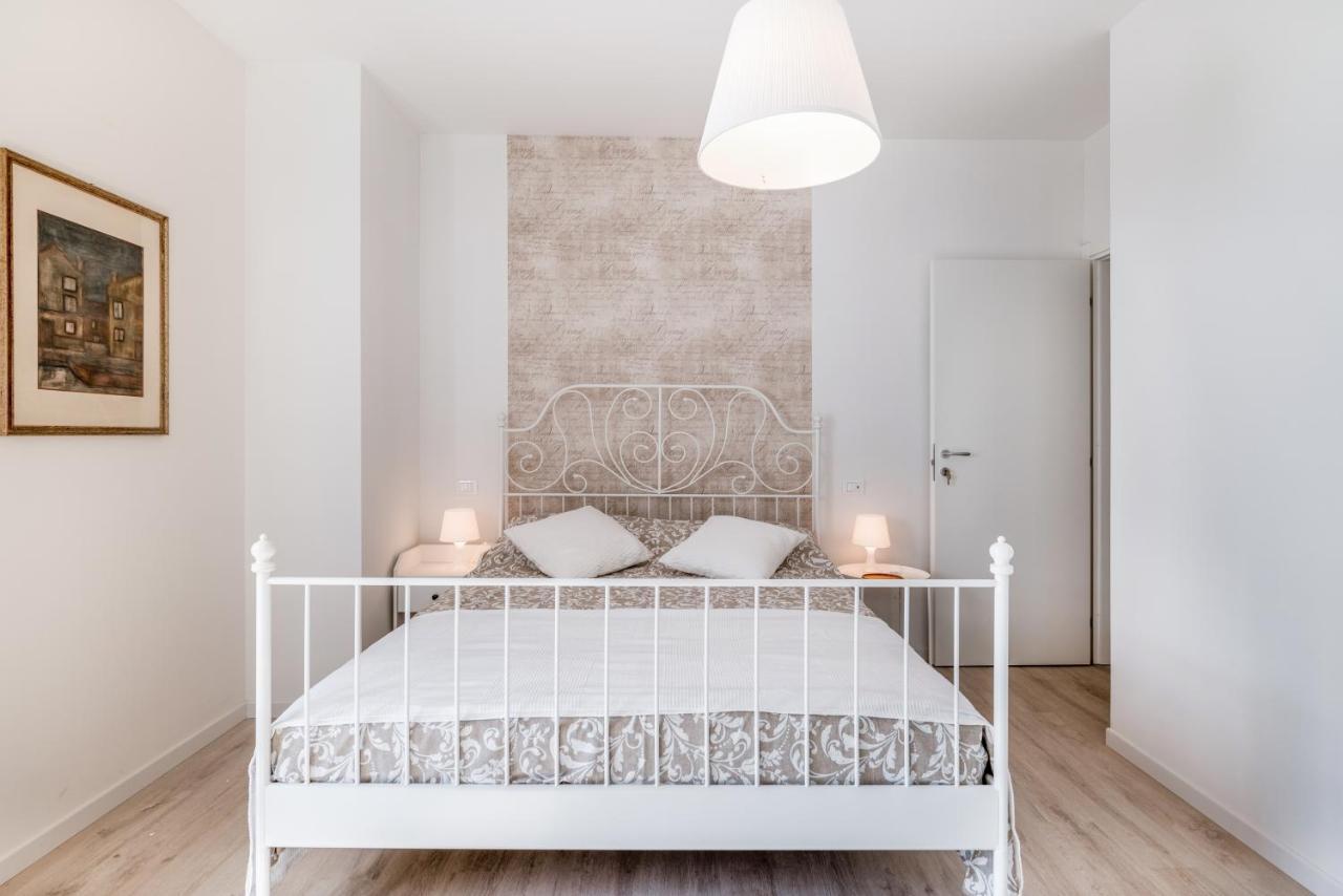 Family & Friends Rooms With Shared Bathroom Pádua Exterior foto